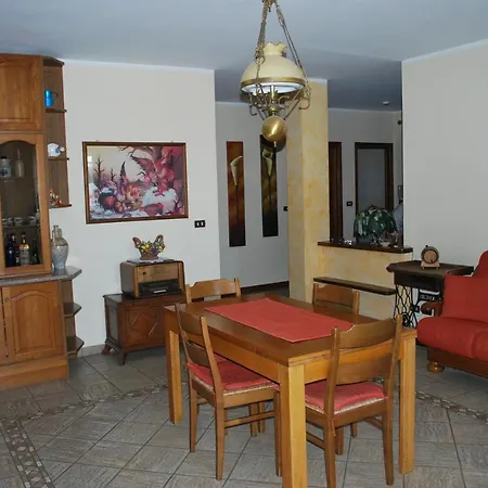 Tra Langhe, Roero E Monferrato. Daire *