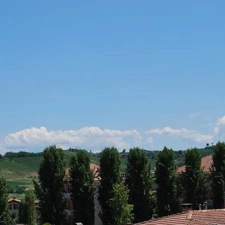 Tra Langhe, Roero E Monferrato. Apartment